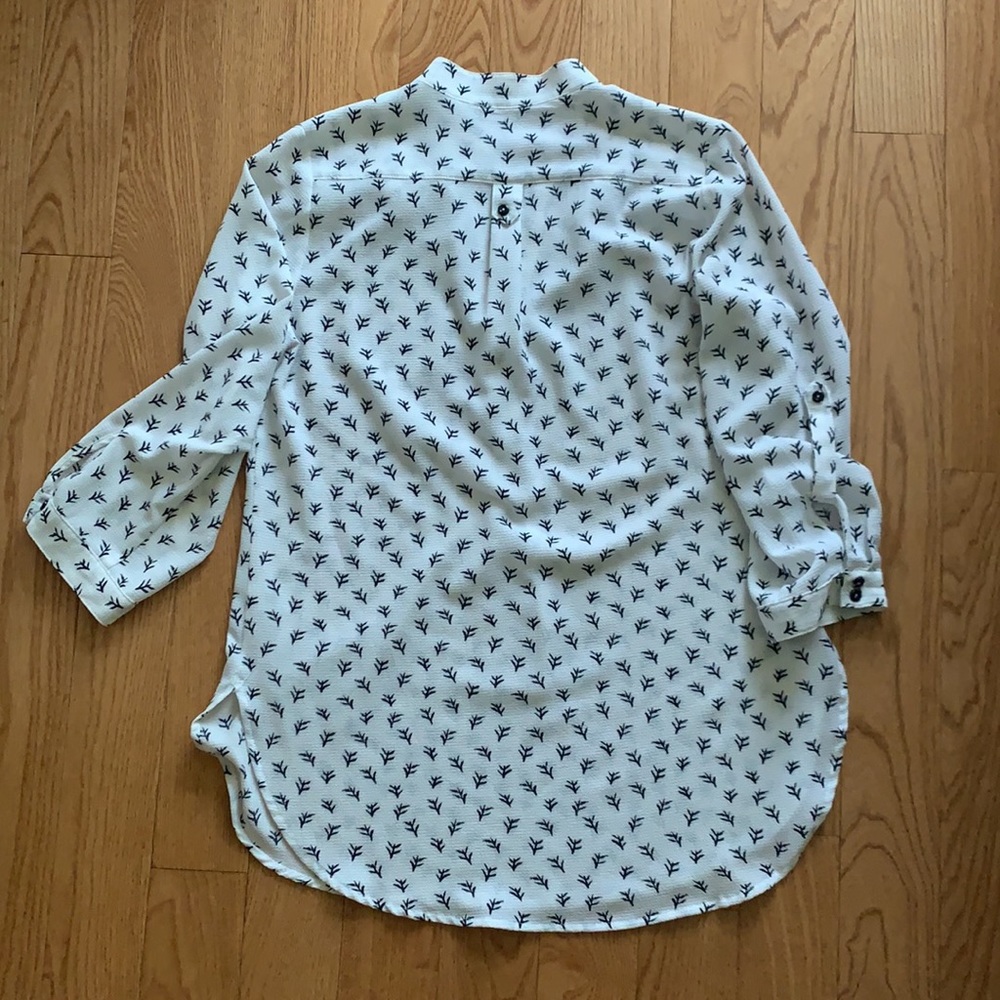 V-Neck Blouse - Picture 2 of 4